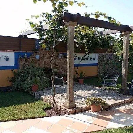 Family With Pool In O Con - 200 M² Private Garden