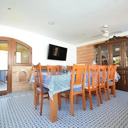 Villa Family With Pool In O Con - 200 M² Private Garden O Grove